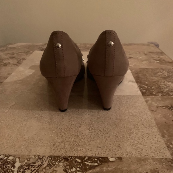 Brand new Jessica Simpson Wedges - Picture 2 of 4